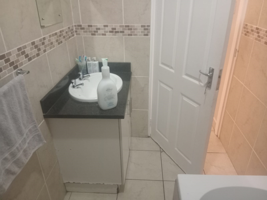 To Let 2 Bedroom Property for Rent in Berea Eastern Cape